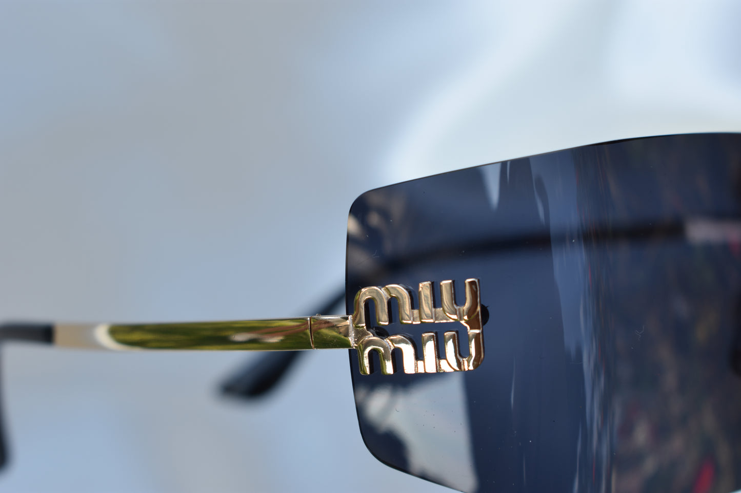 MIU MIU 3 PIEZAS - Estilo y comodidad para tus ojos.